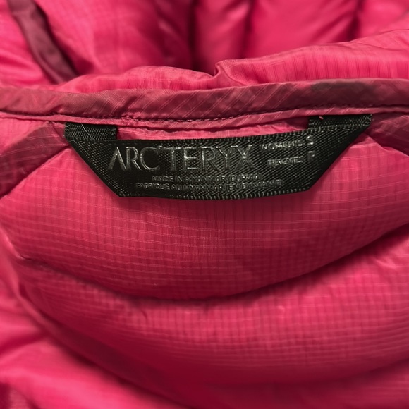 Arcteryx woman coat in great condition size s/p - Picture 4 of 11